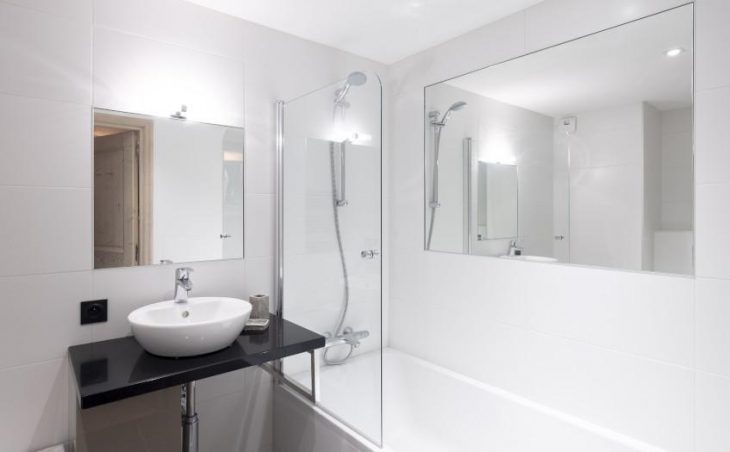 Chalet Mistral, Courchevel, Bath